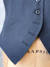 Load image into Gallery viewer, Como Tailored Waistcoat - Linen