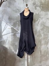 Load image into Gallery viewer, Tuscany Tunic - Black Linen